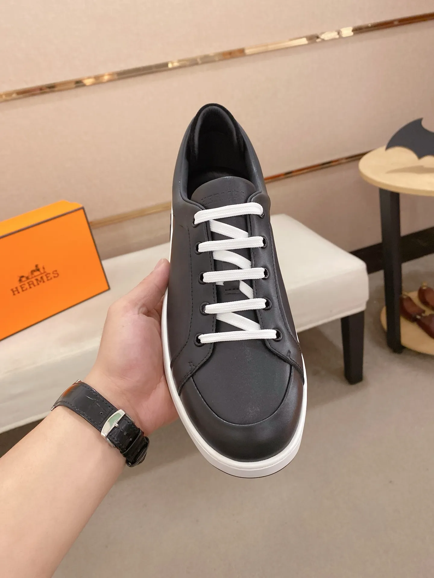 Men's clothing and shoes💰: 442💰《HERMES》【Classic original single version】Hermès; top 🔝purchase agent🔍🔍men's latest 🇺🇸 counter sales simultaneously, imported from Italy original ▲▲cowhide ▲▲ (high-end, nobility, class) ) Exquisite workmanship (Italian 🇮🇹 imported water-dyed 🐂 cowhide lining) sole: original sole provided by the original factory, ⚠️exclusive double-layer activity·TPR·rubber·combined molded outsole; super comfortable·wear-resistant·non-slip·environmental protection The real thing is more beautiful if you take the real thing (high quality, follow the order). You can enter and exit the counter at will * Number of yards: 38-44 (45 can be customized and cannot be returned or exchanged)